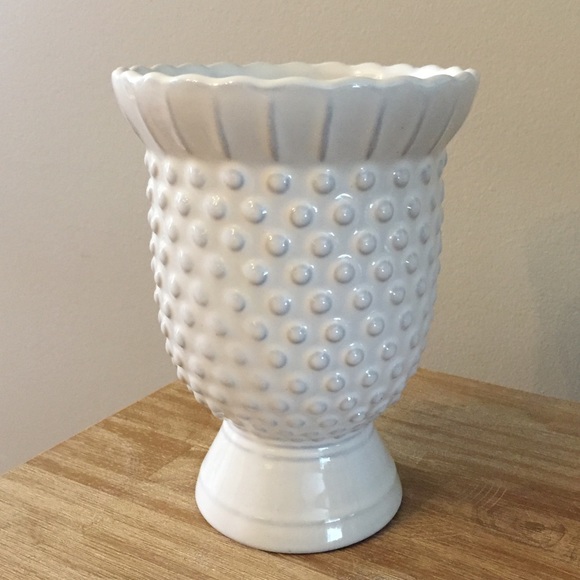 Opalhouse Other - Opalhouse. Hobnail Terracotta White Vase.
